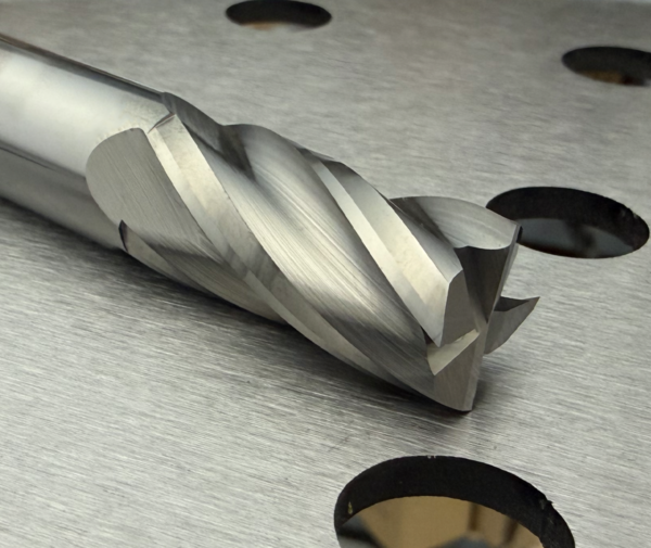 Solid Carbide End Mills For Ferrous And Non-Ferrous Materials