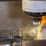 5 Advantages of Using a Metal Cutting Oil